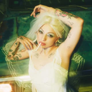 Portada de Mon Laferte