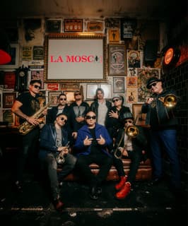Portada de La Mosca